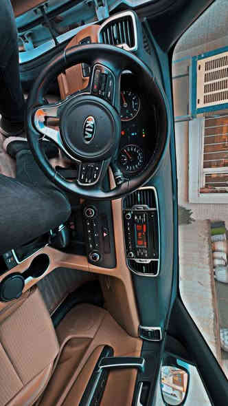 لايتات امامية عدسات ,بلاجكتور،ليزرضباب،لايتات خلفيةليد،مرايات كهربائية .كشن نص جلد،داخل مشمشي،تبريدمركزي،ستيرن فوليوم،تحديدسرعة،عدادنص الكتروني،جامات كهرباتيةاوتو،كيراوتوماتيك وعادي.ثلاث مودات قيادة،ست ايرباكات ،ححساسات خلفيةواماميةوصفحات،مرايةوسط ضد فول،ماشي ٣٤الف سفرشكة ماشي ٤الف ماشي بعدضمان شركة ثاني يد خمس يمنا سنوي باسمنا شرط تحويل ،بدون صبغ كلشي بشرط ،تاخم تايرات جديد وباتري جديد ويل ويدات نيكل،كاميرات خلفية،كوشات مال كوشن سائق كهربائي،بخاخ تنضيف لايتات امامية،ارم ريست،سيارة نايم بل گراج.لايته كاني بيشه وه ي عدسه يه ، بلاجكتور،ليزري ته م ، ئا وينه ي كارباي له گه ل سويج دا اخري و به كاربي ريك اخريت ، كوشن نيو جلد و ناو قيسي ، ٣ مودي ليخورين ،حساسي بيشو دواو لاكان ، ئا وينه ي ناوراست دزه فوله ،تبريد مركزي ،گير اوتوماتيك و عادي ،ويلو يدي نيكل و ويله جوانه كه ي بي الين له سبورتاجا،فوليومي سه ر سوكان و تحديد سورعه ، وناو گيجي نيو الكتروني ، سلري شريكه ي كيا دووه م دسه وتا ايسته ٤٠٠٠ دواي زمان روشتوه به ناو خومانه و بشرتي تحويل بوياخي نيه و هه موو شتيكي به شه رت شوخت ،تعديلهه موو شتيك هيجي نيه ،تاخمي تاييه ي تازه ي له زيره ، باتري تازه ،سه ياره كه له گه راج خه وتووه و به كارهيناني روزانه ي نييه ،ارم ريستي دواوه ي هه يه سكه ط ناوسنوق هه موو ادواتي خوي وك خوي ماوه ،جام كرباو اوتو ،گوشه ي كوشني سايق كربايه ،كاميراي دواوه ،گيرو مكينه ي وسفي ناويت سياره كه سفره.بخاخي لايت خاوين كردنه وه .فول بس بصمه و سلايد نييه.***********
