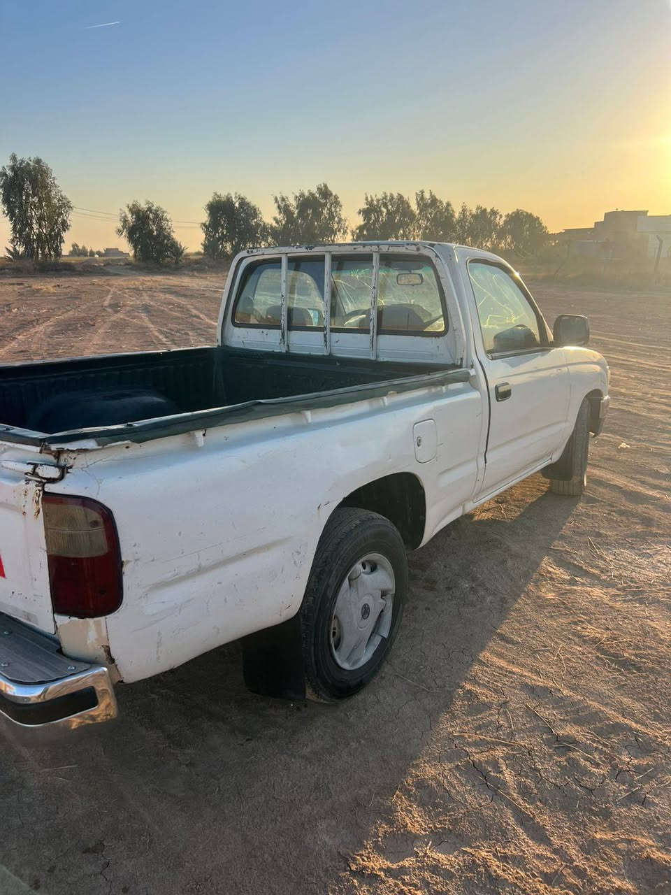 السلام عليكم 
متاح
بيكم 2001 فلاحيه
كير ومكينه كفاله 
سياره نضيفه مال بيت ما متعوبه 
(الرقم انكليزي أنبار )
السياره موجوده بغداد يعني التحويل بداخل بغداد 
السعر90وبيها مجال للشراي 

لل استفسار ***********
