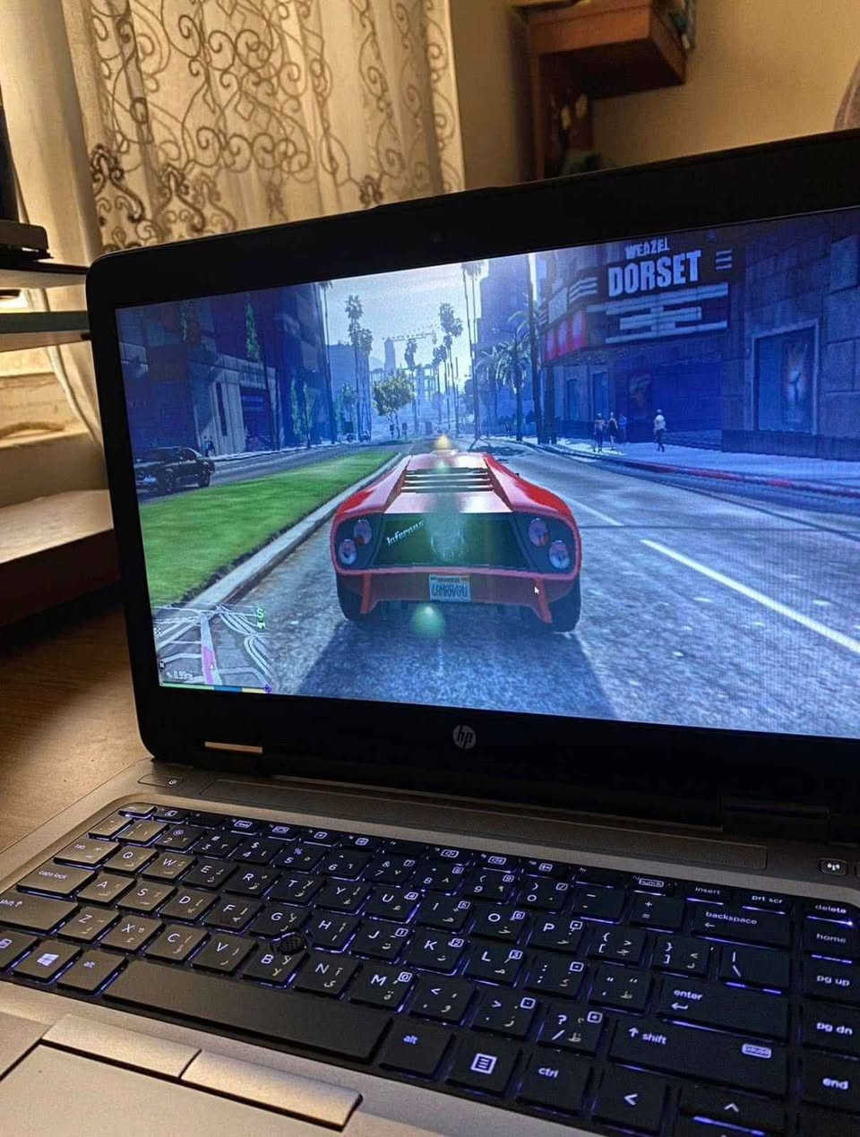 لابتوب HP - أداء قوي وشغل هندسي وألعاب
للبيع جهاز HP بنظافة عالية ومواصفات ممتازة، يجمع بين القوة والسرعة، ومناسب جداً للمصممين والطلاب واللاعبين.

بسعر مناسب (235الف )دينار قفل 

🌟 ليش هذا الجهاز هو الاختيار الصح؟
• 🔋 بطارية قوية: توفر لك شغل من 8 إلى 10 ساعات (حسب الاستخدام)، يعني تخلص يومك بدون ما تشيل هم الشحن.
• ⌨️ كيبورد ضوئي: لوحة مفاتيح مضيئة (Backlit) تساعدك بالشغل بالليل وبإضاءة مريحة جداً.
• 🔌 منافذ حديثة: يحتوي على منفذ Type-C، ومنافذ USB متعددة، وفتحات ربط الشاشات الخارجية (VGA & DisplayPort).
🚀 تشغيل الألعاب والبرامج:
الجهاز مواصفاته قوية وتكدر تشغل عليه:
• الألعاب: يشغل ألعاب مثل PUBG و GTA V وغيرها من الألعاب المشابهة بأداء مستقر.
• البرامج الهندسية: مثالي لبرامج التصميم والرسم الهندسي مثل AutoCAD وبرامج الـ Office والتدريس والعمل المكتبي.
💾 المواصفات الفنية:
• المعالج: Intel Core i5 (الجيل السادس) - أداء سريع ومستقر.
• الذاكرة (RAM): 8GB DDR4 - سرعة ممتازة بمعالجة البيانات.
• التخزين: SSD فائق السرعة - الجهاز يفتح ويشغل البرامج بلحظات.
• الشاشة: 14 بوصة بوضوح ممتاز ومريحة للعين.
✨ ملاحظات:
• الجهاز نظيف جداً وبحالة ممتازة (بدون أي نواقص).
• الملحقات: (شاحن أصلي / حقيبة /). بغداد, العراق


**إذا كنت صاحب هذا الإعلان وتريد حذفه لأي سبب، رجاءا أرسل رسالة إلى الدعم الفني**