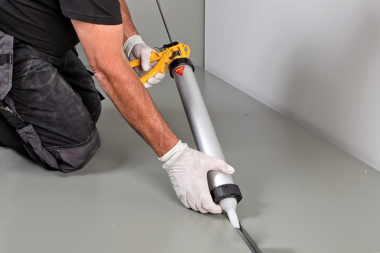 سيكا فلكس كونستركشن منشأ سويسرا 🇨🇭– قوة الإلتصاق… تدوم لسنوات 🛠
✨ الحل الأمثل لملء الفواصل (الجوينات ) الإنشائية والعزل المرن لمشاريعك ✨
🔹 مميزات المنتج:
التصاق ممتاز على الخرسانة، الحجر، الخشب، والمعادن.
مقاومة عالية للتغيرات المناخية والحرارة.
مرونة فائقة تمنع التشققات مع الزمن.
جاهز للاستخدام مباشرة بدون خلط.
✅ مناسب لـ:
الفواصل الإنشائية – فواصل التمدد – الأسطح المعرضة للحركة أو الاهتزاز.
العنوان // ميسان العمارة  شارع سايدين مستشفى الصدر (قدس) مقابل الباب الخلفي للمستشفى الصدر  مجاور مختبر الجامعة قرب مرطبات افريقيا 
‏Ms.c civil engineering
***********
***********
