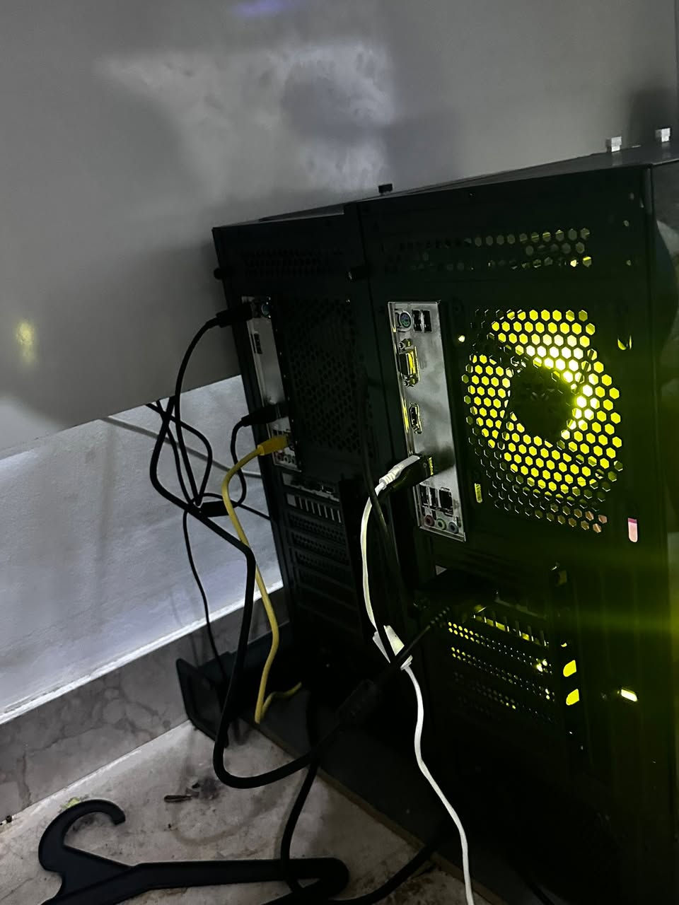 السلام عليكم كيس للبيع
RTX5060 8G 
R5 5500
Ps 750w gold 
RAM 8*2  3200hz RGB
AIR COOLER SAMA RGB
MB ASUS B450
M.2 1T
الكيس صارله شهر عندي من تاريخ الشراء كلش نضيف
السعر  وبي مجال1200
مكان بغداد الغزاليه
***********
اتصال او واتساب
