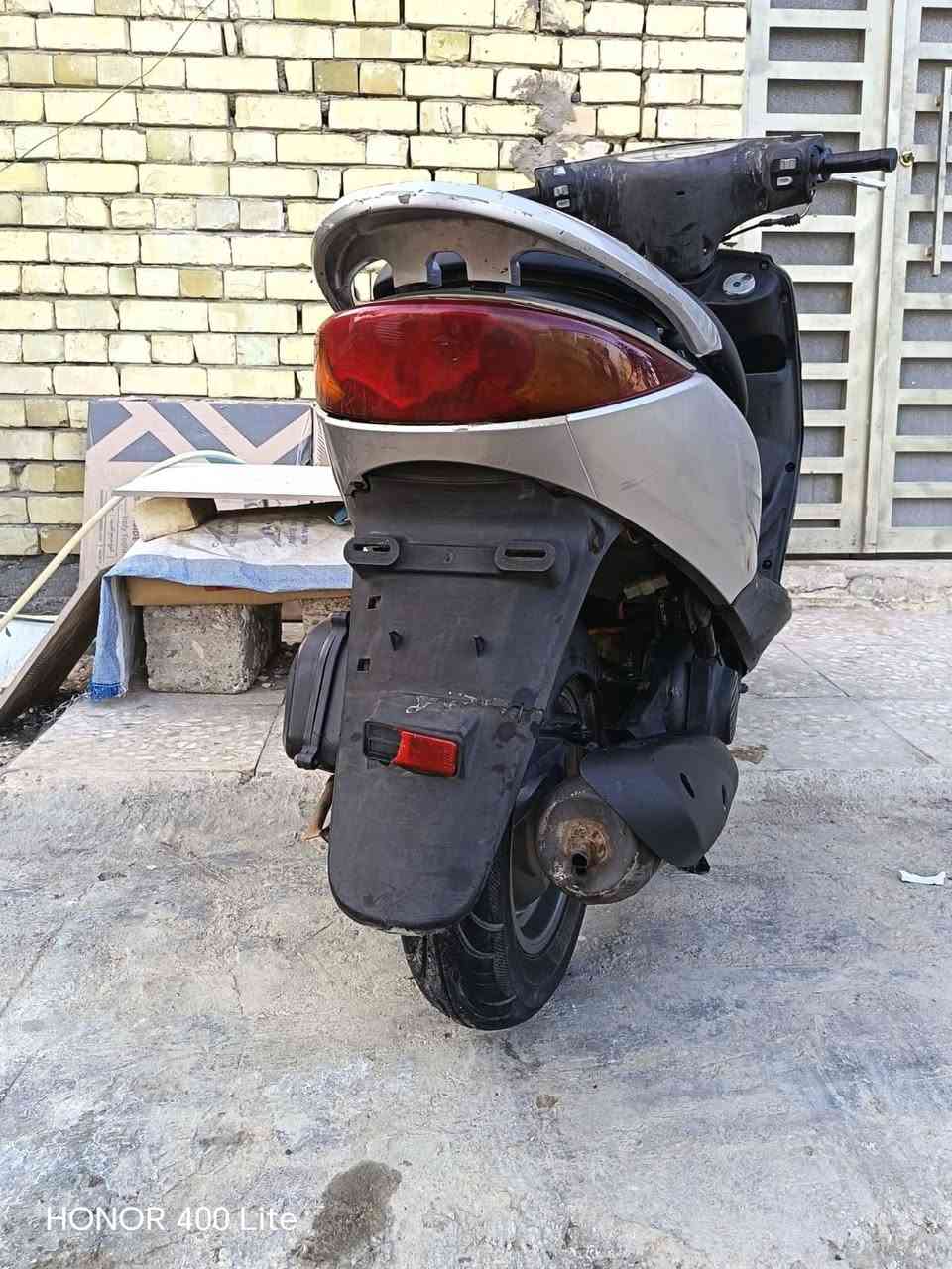 السلام عليكم دراجه بريز 140 حيل حيل نضيفه كلشي مناقصها تشغل وتطلع مكينه حيل ناعمه و دراجه اخت جديدة مال جناي للبيع ب 550 وبيها مجال 
 شراي اتصل ممتواجد ع نت *********** 
عنواني اقواس بغداد كويريش
