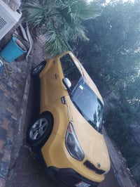 كيا صول للبيع موديل ٢٠١٥ باسمي تحويل ثاني يوم مصفرة من كلشي بيها حادث ...