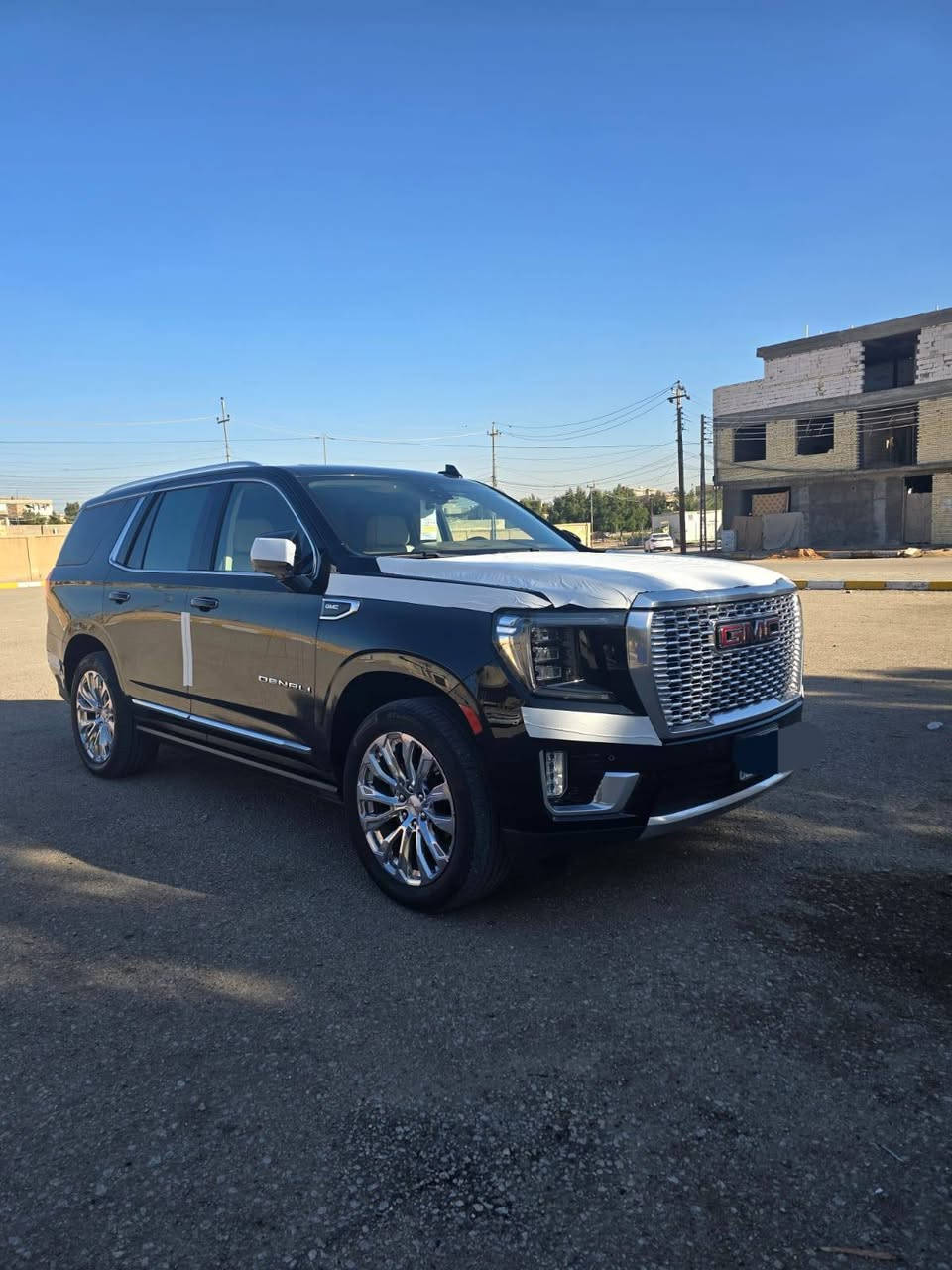 السلام عليكم جمسي دنلي موديل 2022 مكفوله كفاله عامه  وكالة منصور ام ضمان خليجيه رقم بغداد ماشي 95 الف رقم ***********
