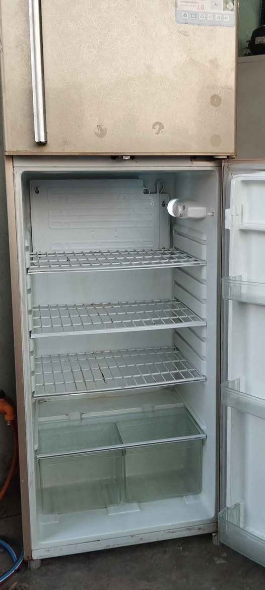 ثلاجة بابين حجم 16 قدم من شركة الرحماني المعروفة بجودتها فريزرات ظاهرية شرط وضمان تجميد وتبريد فول 
اتصل  *********** 
*********** موصل موصل, نينوى
