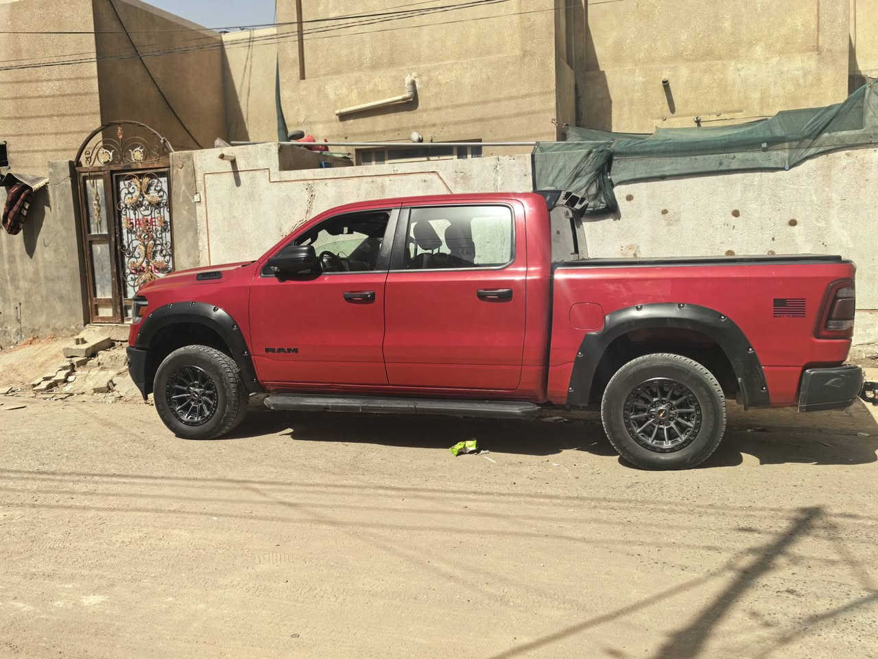 السلام عليكم ورحمة الله وبركاته
دوج رام 2022 بك هورن نسخة (bult to serve)
..
حادثها....
جاملغ اليمين مبدل
البنيد مبدل
...
مواصفاتها.....
محرك 5700 ايتورك المرغوب
بدي قصير باب طويل
لون احمر طماطي مميز
رادارات أمامية و خلفية اوتو ستوب
قفل اكسل. اوتو هولد. نزول منحدرات
دفع رباعي خفيف و ثقيل
مري شفط
قاصة * ثلاجة

الإضافات.......
منضومة غاز 180 لتر  إيطالية (يعني كل 10 ايام تفول ب 30 الف) 
ترفيع امامي 2.5 انج
نفخات وايد بدي
تطعيم كاربون فايبر من الداخل
تخم تاير جبلي و تخم تاير ناعم
غطاء بدي 3 طبكات 
.........
رقم بغداد ب اسمي
سعرها  270


**إذا كنت صاحب هذا الإعلان وتريد حذفه لأي سبب، رجاءا أرسل رسالة إلى الدعم الفني**