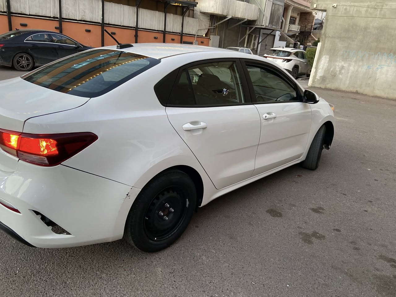 ريو ٢٢ ماشيه ٢٩ الف بدون ايرباك جاملغ وجنطه صبغ  بيه شويه بلحوض  الباقي كفاله ١٦٠٠ دوش دبل نوزل كير at تحكمات ستيرن سبورت موديله ٢٠٢٢ سعره ١٢٨ بيه مجال للشراي بغداد الاعظميه ***********
