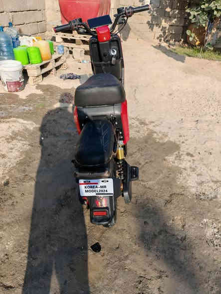 دراجه شحن للبيع السعر 425وبيها مجال للشراي دراجه نضيفه وكلشي شغال مكاني بصره هارثه ***********
