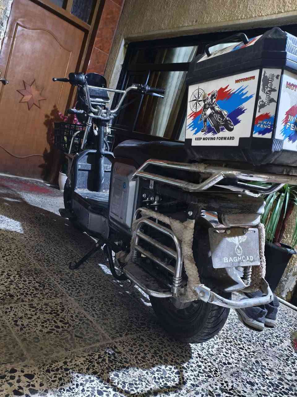 دراجة شحن اسمها الدبابة نضيفة وجديده بس يرادلها غسلة 6 بطاريات دبل سريعه ونشطة 3 سرع مستخدم 6 اشهر بطاريات نضيفة ما قايسها شكد السعر 750 وبي مجال للشراي مكاني حي العسكري فلوجة الخاص مفتوح وهذا الرقم ***********
