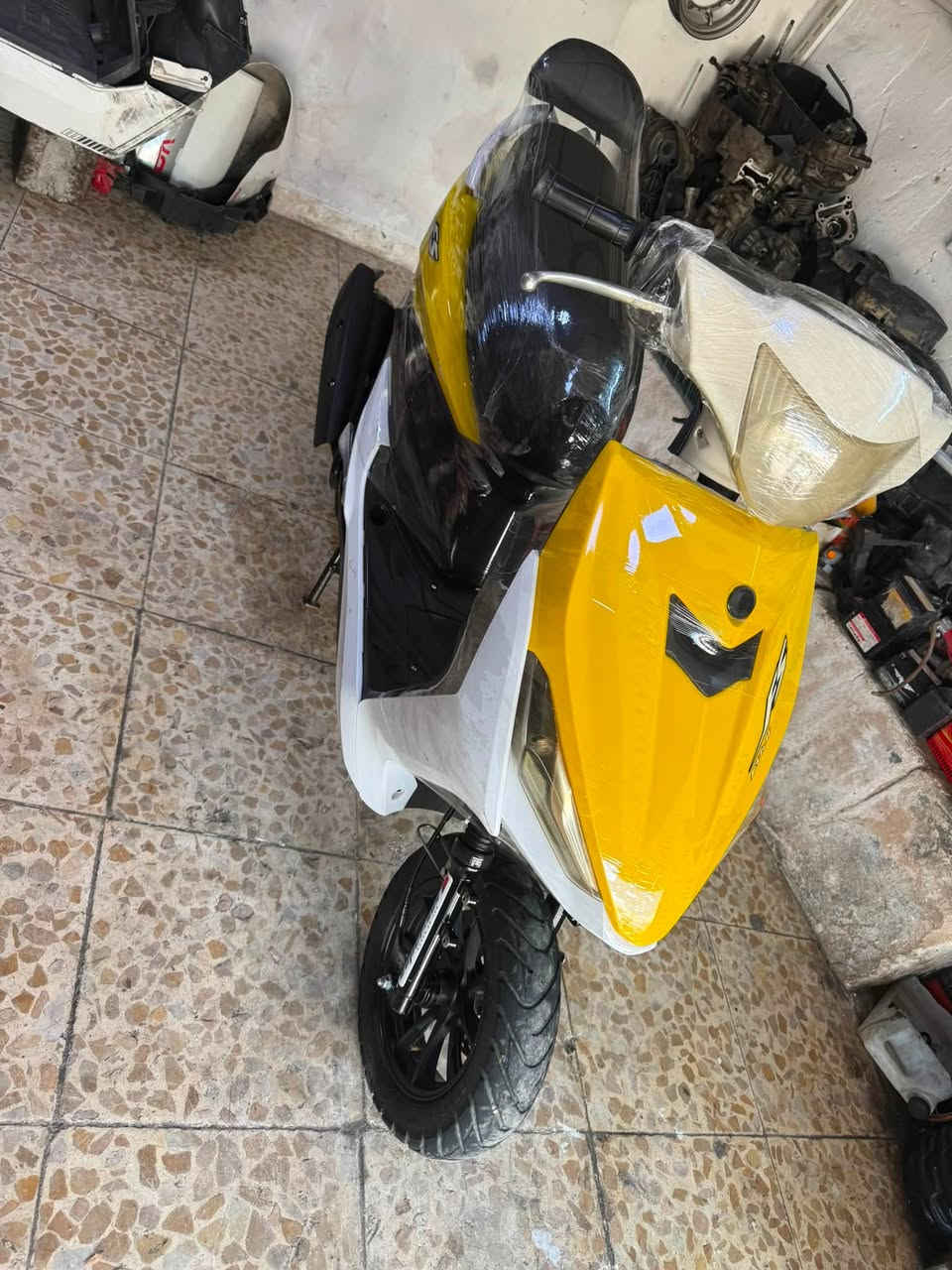 سلام عليكم دراجه البيع. FS محرك ياباني مو صيني محرك بلادي ما مفتوح كهربايات كلا شغل 
سعر خاص  ***********. عنوان كركوك مصلى قرب جامع ملا اسود
