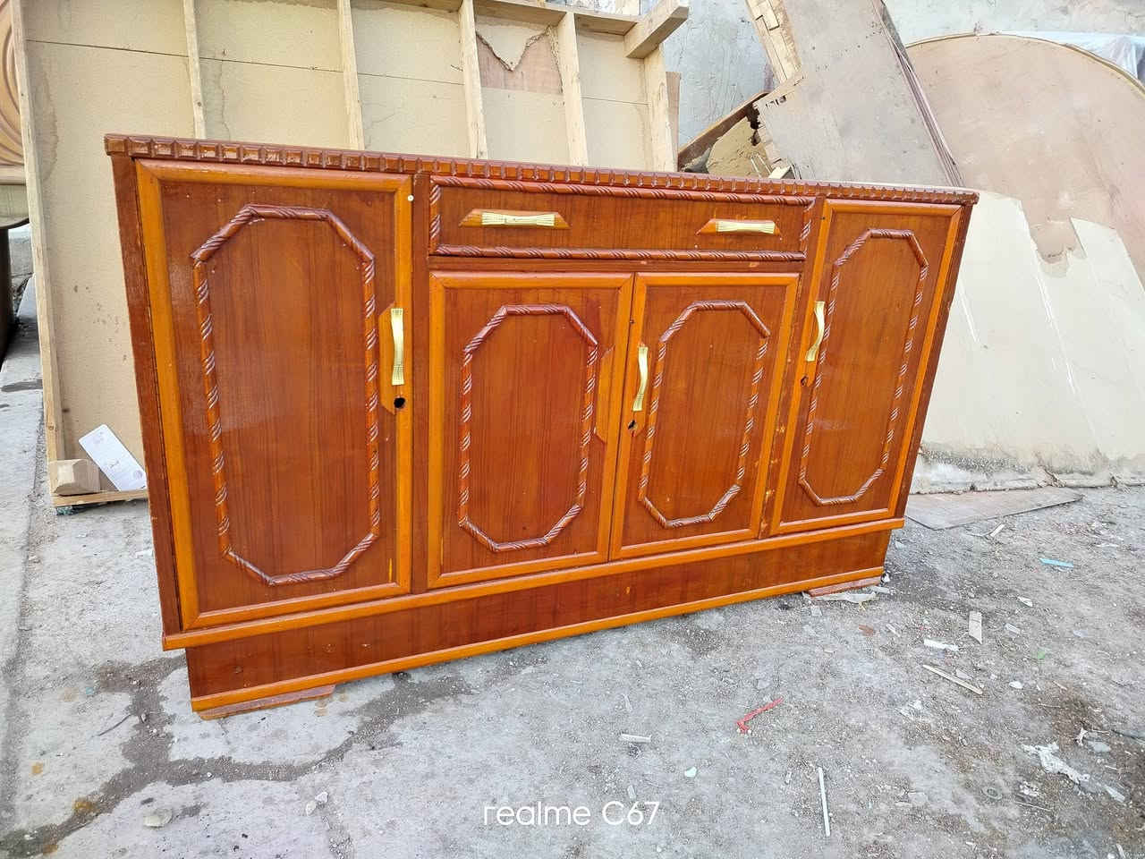 اغراض مستعمله منزليه للبيع وباسعار مناسبه للتواصل العماره حي النداء تلفون///***********
