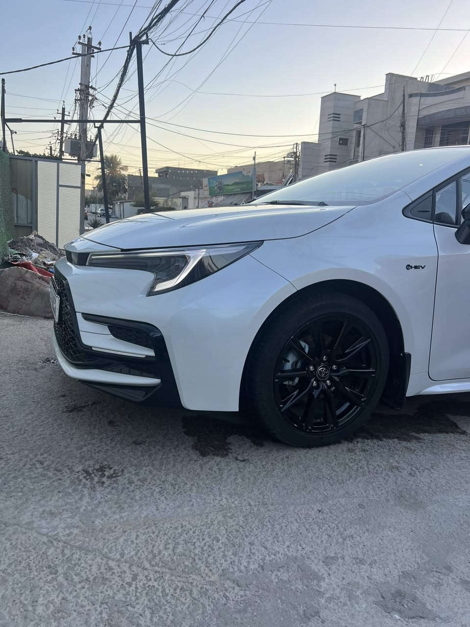 السلام عليكم
للبيع كورلا هايبرد بلاك ادشن بجم اس
بسمي رقم بغداد موديل 2025 ماشيه 5
فول اعلى فئة 
بدون صبغ 
السعر ١٧٢ 
للاستفسار ***********
