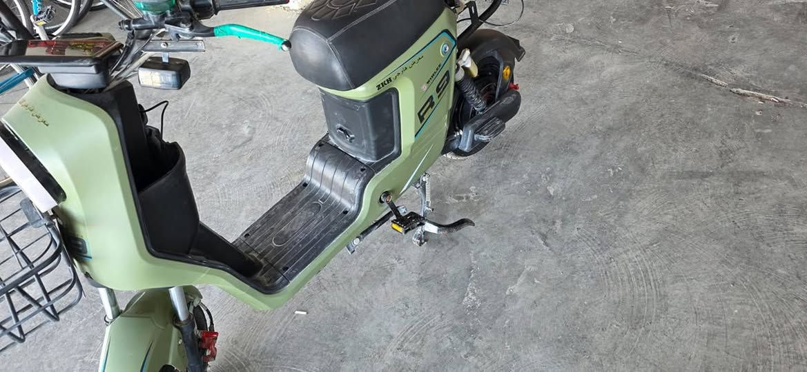 بلاش بلاش بلاش
بايسكل R9 شحن جديد #جديد
نقص فقط بطاريات
الحجم الكبير.. كفالة عامة من كلشي اي مشكلة ترجعلي

#السعر 300 الف فقط..

لون مميز الكشن جلد طبيعي مو صناعي دوشمة يدوي درجة اولى.. شوفة عينك البايسكل مال طالب من البيت للمدرسة فقط يعني ما متعوب كله نضيف وجديد. 

ماكو هيج سعر نهائيا تدور وتتعب وما تلگه..
الموقع / بابل _ طريق حله نجف قرب مزار الامام بكر بن علي (ع).
للاستفسار / ***********
يوجد #توصيل لكافة محافظات العراق.
