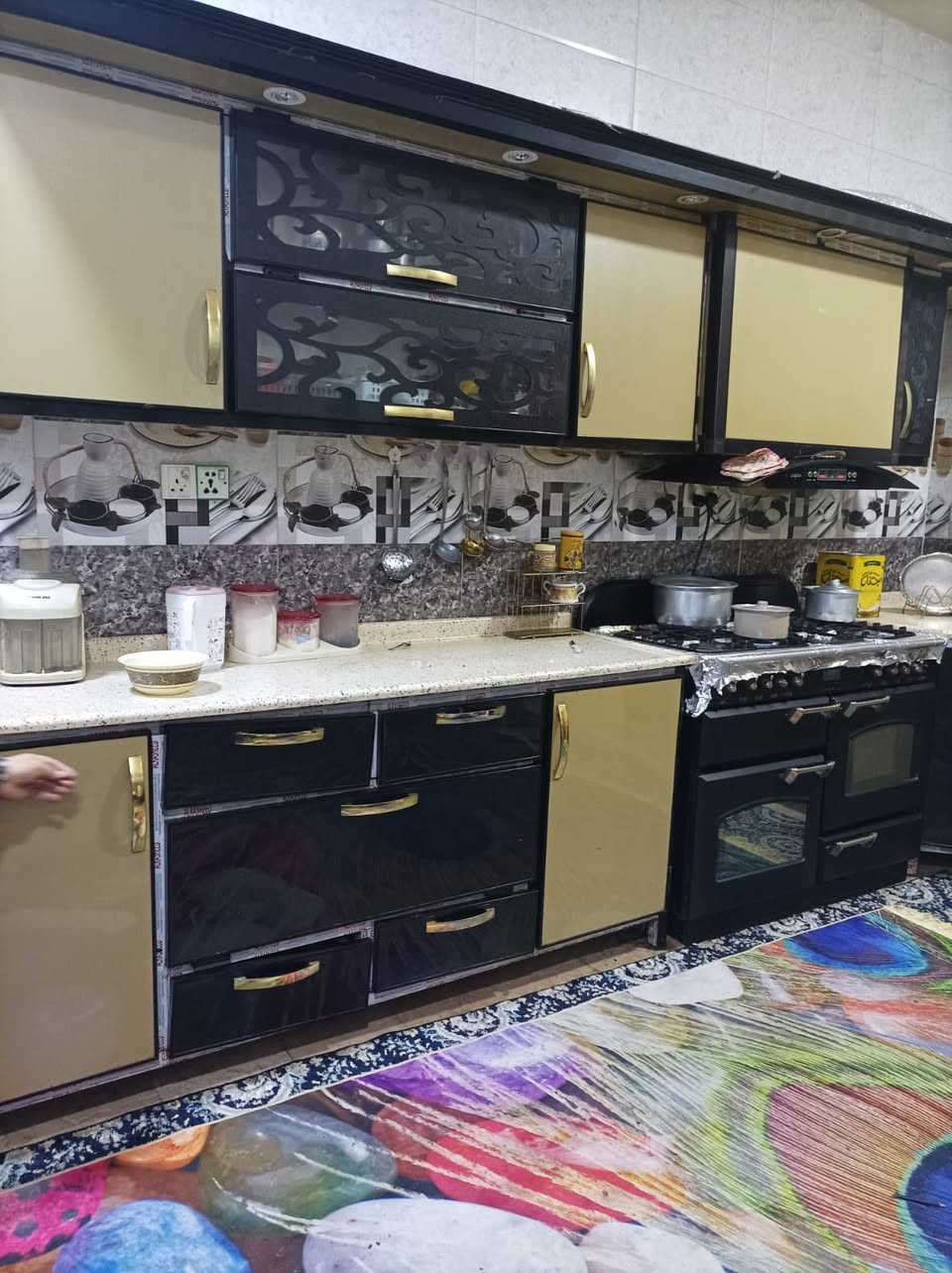 كاونتر للبيع نظيف نظافته ٩٠٪؜
مكاني بغداد الشعله الاولى 
***********
نهايته ٤٠٠
