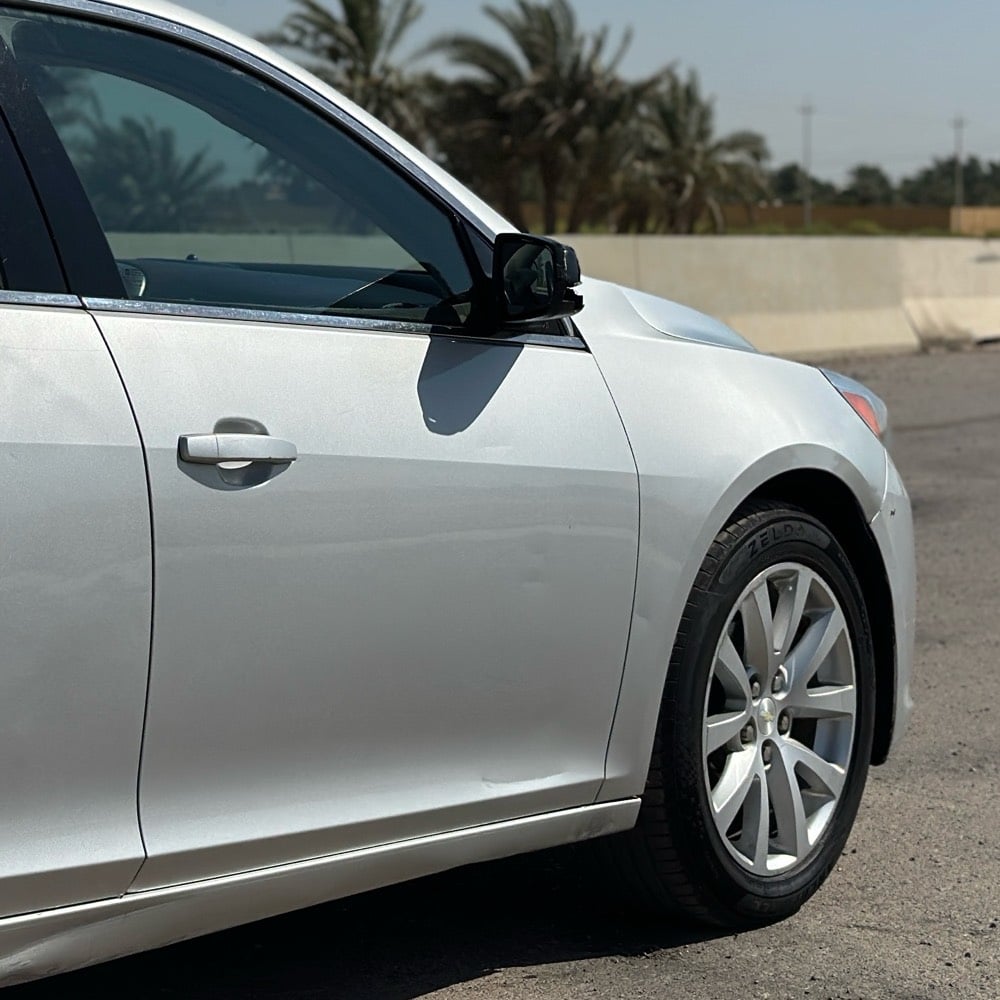 السلام عليكم
شيفرلويه ماليبو LT 2013 2.5L 
وارد امريكي قطعتين تبديل وصبغ بدون دواخل 
محرك جديد قبل شهرين شديتة 
هيدروليك كير جديد 
تخم تاير ويل 18 وباتري جديدات
تبريد ثلج تدفئة شغالة وكل البوابات شغالة 
المواصفات: 
شاشة لمس وقاصة 
سستم صوت بايونير وانارة محيطية زراعة غير البلادي
بجم LED ولايت اوتو 
تحكم مري كهرباء واشاير بالمري
مرايا وسطية اوتو دم 
كشنات جلد كهرباء وجامات اوتو 
تحكم ستيرن جهتين ومثبت سرعة
تبري  مناخين وشاشة اعطال
السعر 8700$ وبيها مجال للشراي
العنوان بغداد، الدورة
حمزة: ***********
"اخوان فدوة اروحلكم الشراي يتصل مو يعلق لو يراسل"