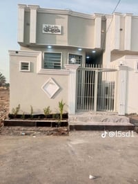 قطعه 100 متر للبيع في مجمع حجي حسين مقابيل المستشفى ملحق الاول كافة ال...