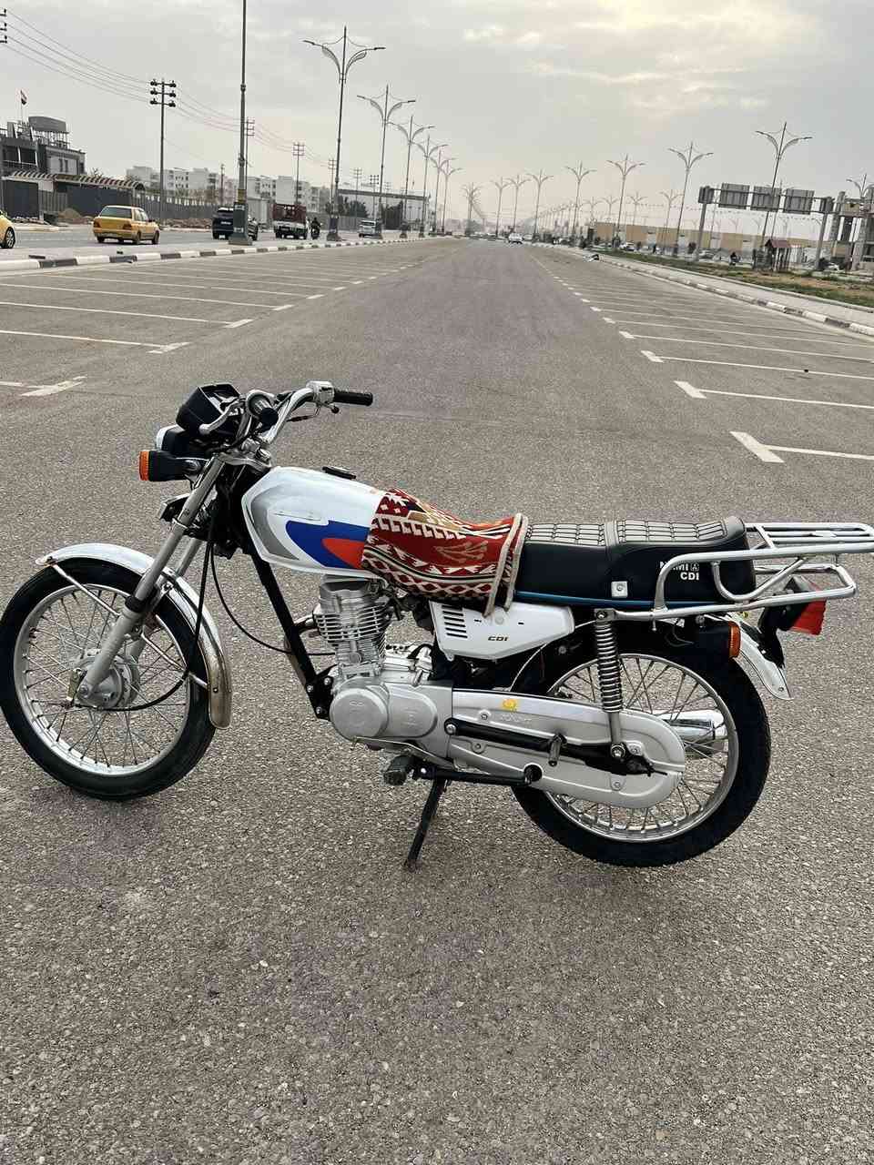 سلامو عليكم ارشا موديل2022اوراق اصولي لدراجه خير من الله ماعايزه برغي تجي وتقلب وتقتنع وبيك خير وتدلل لسعر700وبيها مجال مو شراي لأتعبني للستفسار ***********
