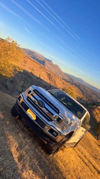 مكلف بالنشر للبيع فورد f150 لون ابيض فئة XLT رقم بغداد الانكليزي باسم ...