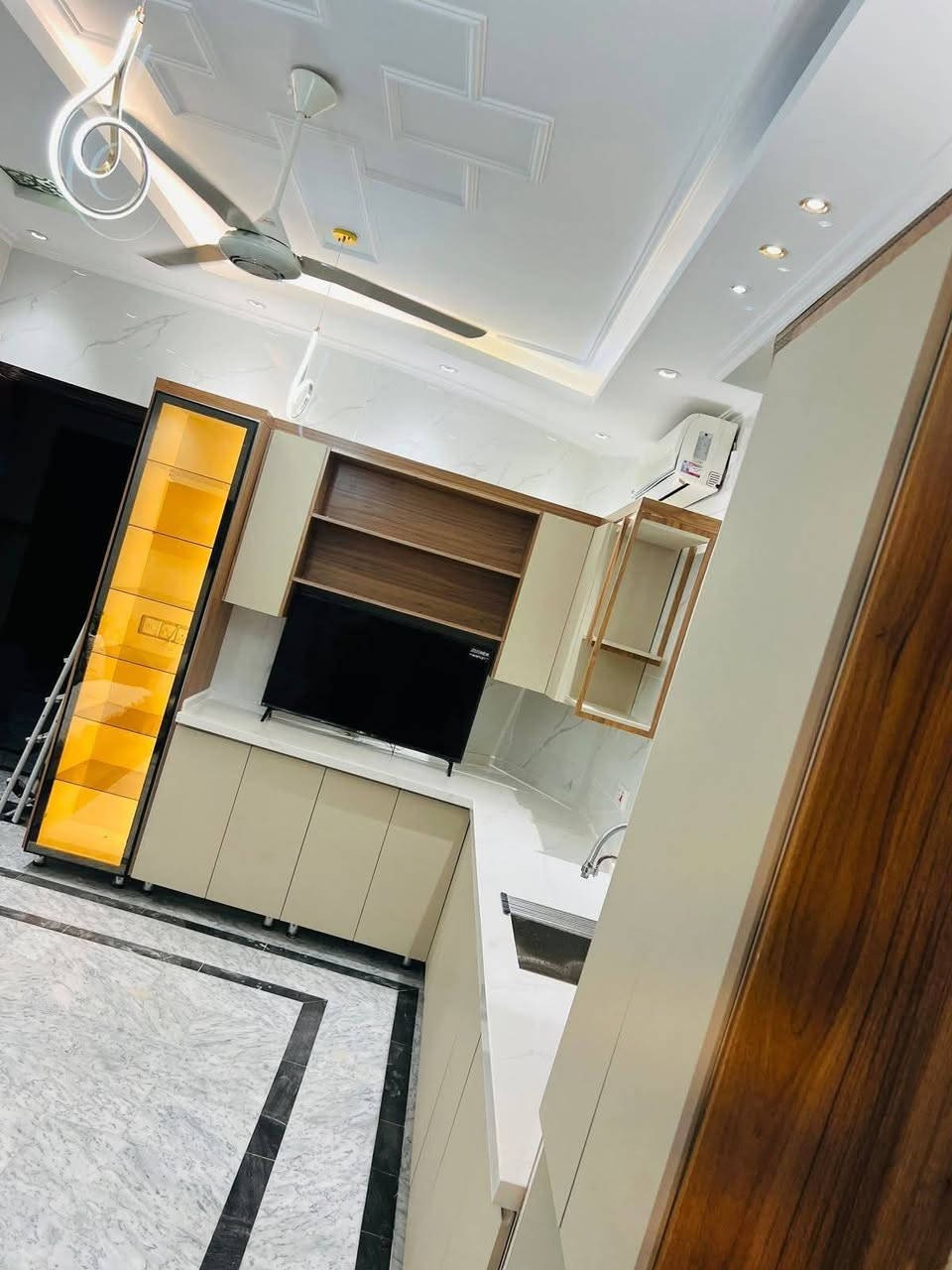 اهل الغزاليه انيالكم لأن صار فرع الشركه الحياة المطابخ الحديثه داخل الغزاليه لن الصراحه شغلهم عالمي وعدهم فروع بكل المحافظات ويشتغلون جميع المحافظات من مطابخ مودرن ايطالي كلاسيك تركي الاماني اسباني جميع الدزاينات بل اضافه الى ابواب شبابيك محجرات ديكورات غرف نوم اي شي يعجبكم راح يشتغلو الكم بكل ثقة تصاميم من مهندسين اختصاص بهذا المجال يعني ماراح تتعبون تسلموهم الشغل وانتو مرتاحين ويشتغلون نضام النقد والقسط على ماستر واسعار تنافسية ودقه بل عمل والمواعيد الرافدين موقعهم بل غزاليه شارع الصديق الفرع المقابل مرطبات فستق مجاور مكتبه البشير ارقمهم 
***********
***********
