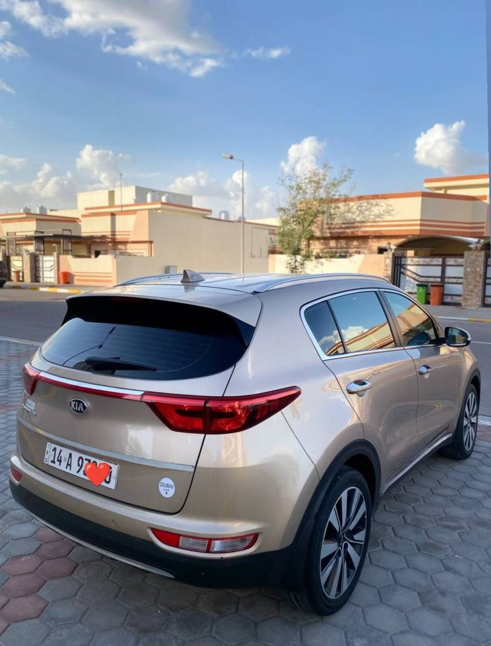 كيا سبورتج 2017 خليجي شركه دوليه رقم بصره جديده وهزه جديده مكفوله ضربه صبغ جديده سياره جاهزه تخم تاير حداديه تبريد موصفات بصمه كامره حساس امامي خلفي ويلكب نضام ترحيب مرايات شفط  لايت عدسه زنون تبريد قطعتين 3 انضمت قياده مثبت سرعه كروس وبعد موصفات جاهزه سياره سعر 165 بيها مجال الاستفسار *********** البصرة, العراق
