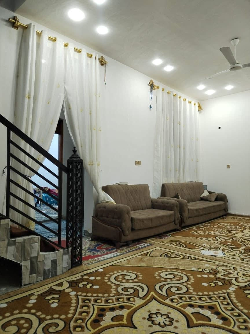 السلام عليكم بيت مساحه 200 مطلوب اسكان بلحبيليه مقاطعه 51 بناء حديث جاهز للسكن ونقص بي ارضيه ولبيت مسكون حاليا قريب عله لتبليط بناء غرفتين وصاله ومطبخ حار وبارد وصحيات ومناور واستقبال وصاله بلطابق الثاني مطلوب ٤٧ بلشهر تدفع ٣٠٠ ومقدمه ١١٥ وبي مجال للتواصل ‭0788 961 5746‬
