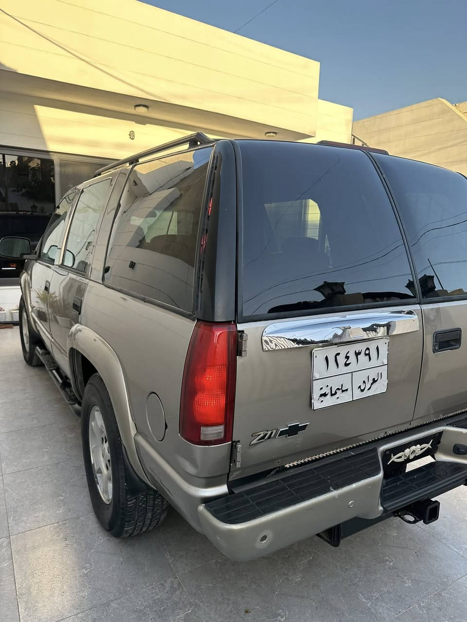 للبيع تاهو موديل2000كير ئوتوماتيك محرك8V رقم سليماني بسمي تبريد جام كهربائي كشنات كهربائي 3قطعه بي صبغ بدون ضرربدون خياس سعر65بي مجال***********/***********مكان سياره كركوك
