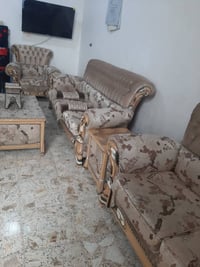 تخم للبيع عشر مقاعد مع ثلاثه طبلات اثنان وسطية السعر ٣٠٠ الف وبيها مجا...