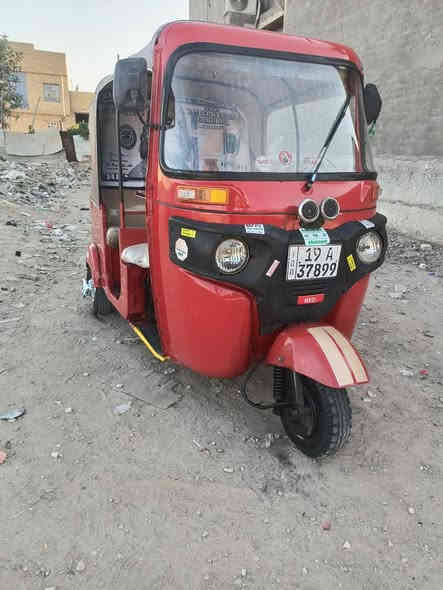 من رخصت الادمن تكتك للبيع موديل 2018شهر12 محسوبه 19 ابسمي بيه مكينه 20مصبوغة صبغ عام الجماليه لاضربه ولا شخطه تكتك مكينه مجفته بعدهي على سحك تكتك كهربائيات غيرهن كله شغال وجديده تخم تاير جديد  اقرة تفاصيل كله رجاء وخابر كلشي بلتكتك مذكور  مكاني كربلاء المقدسة امن الداخلي قرب افران اللؤلؤه هنا الاستفسار الاتصال على الرقم التالي *********** السعر 4600 ملايين وبيه مجال
