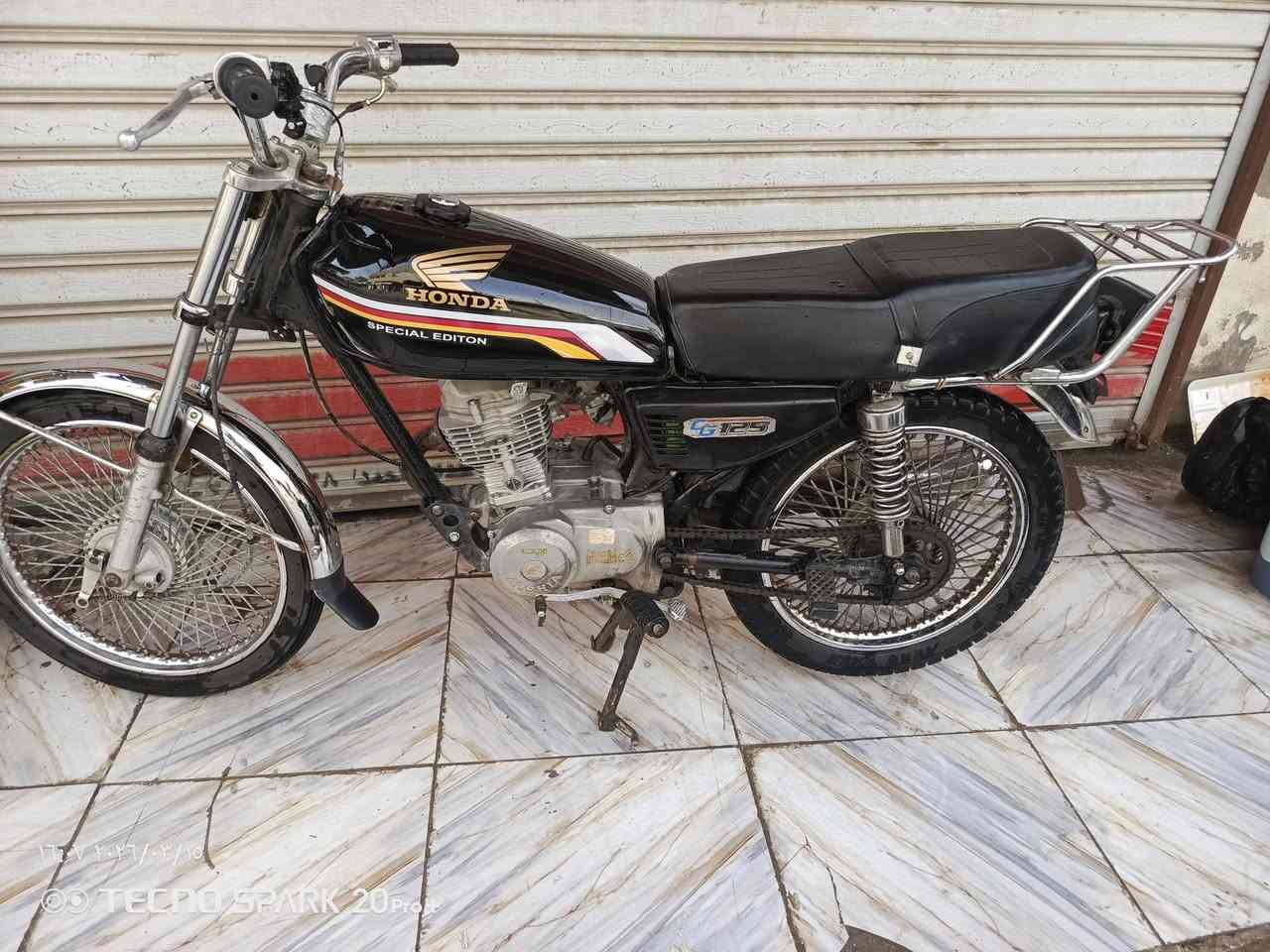 سلام عليكم دراجه كلك للبيع مديل 23 نضيفه كلش صوره تحكم سعر 350 وبيه مجال ***********
