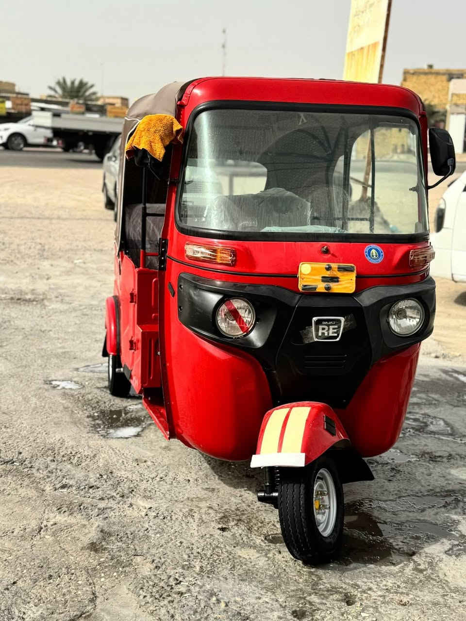 سلام عليكم تكتك للبيع 22 رقم وسنويه كفاله عامه خاص ماجاوب هذا رقمي تصل وبيك خير وتدلل ***********
