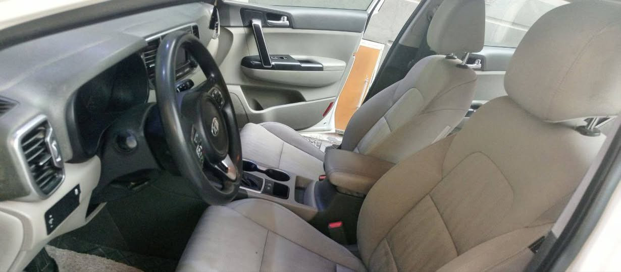 السلام عليكم سبورتج للبيع وارد امريكي محرك 2400
موديل 2017  بيه بنيد مصبوغ فقط و شويه بارات لباقي كفاله سعره 153 و بيه مجال الشراي يتصل سياره بسمي رقم جديد هزه جديده تبريد قطعتين  مكاني ديوانيه *********** بي واتساب
