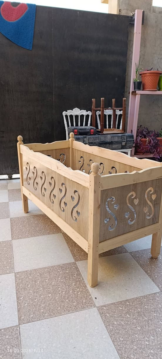 تخت اطفال حطاطا بلوك اسود جديد للبيع مستعجل على بيعه سعر 45
للاستفسار. ***********
