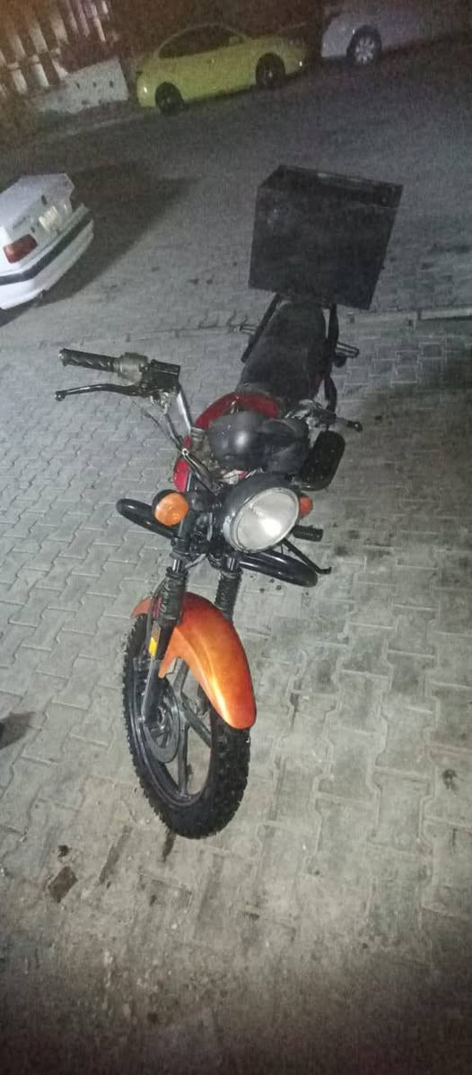 🔥 للبيع دراجة دايوان كربلائية 🔥
- الدراجة أصولية باسمي
- حالة الدراجة نظيفة جداً ومحافظة عليها
- مكينتها قوية وسحبها ممتاز
- اقتصادية بالبنزين ومريحة بالمشي
- مناسبة للمشاوير والشغل والتوصيل
- الإطارات زينة والهيكل مرتب
- الدراجة شغالة يومي وما تشتكي من شي
ملاحظة:
بيها خبط بخار ببدايتها فقط.
💰 السعر: 850 وبيها مجال 
📍العنوان : النجف الأشرف .
📞 للتواصل: ***********
الدراجة أصولية ونظافة فول
