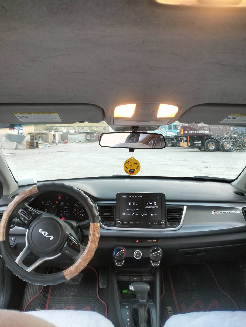 السلام عليكم كيا ريو مديل 2023 رقم بغداد انكليزي بسمي السعر 95 وبيه مجال كلش كلش قليل ((صبببغ عااام ))تغير لون ضربه مابيه
محرك كير حداديه كله عله وضع الشركه ماملعوب بيه سياره احله من الصور مكاني ناصريه مركز شراي اتصل ***********
