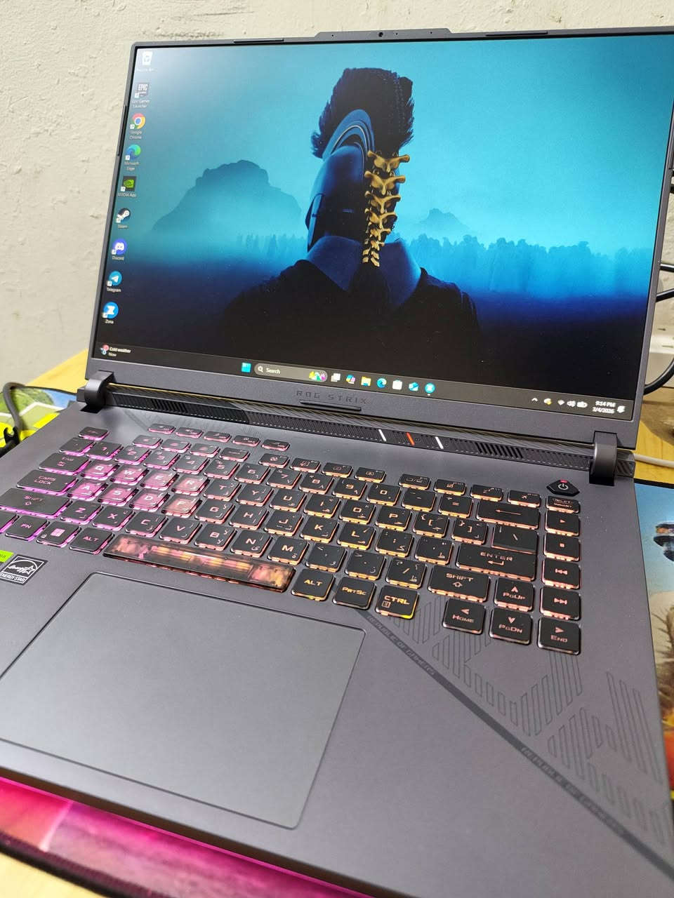 السلام عليكم
ASUS ROG Strix G16 2024
للبيع مستخدم قليل ونظيف جدا
المواصفات
كارت الشاشة: 
NVIDIA GeForce RTX™ 4060 (140W) MAX GDDR6
المعالج: 
Intel Core" i9-14900HX
التخزين:
 SSD (1TB) NVMe M.2 
الرامات: 
16GB DDR5-5600MHz
حجم الشاشة ودقتها:
(1200×1920) Size: 16-inch, 16:10 WUXGA 165HZ
الجهاز كامل ملحقاتة وكارتونة السعر مليون 750 وبيها مجال للشراي مكاني بغداد الصليخ


**إذا كنت صاحب هذا الإعلان وتريد حذفه لأي سبب، رجاءا أرسل رسالة إلى الدعم الفني**