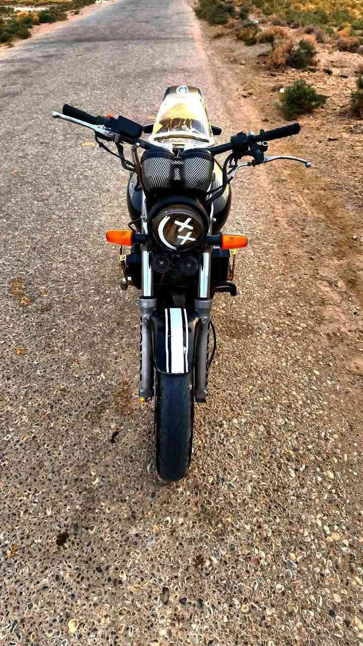 دراجه سبي فور400 16والف اوراق  كمركها متفوع  مكفوله كفاله عامه  دراجه مال جناي مرتبه كلش  مزوده رياضي صالنصه رياضي  ستيرن رياضي  تايرات تخم جدد معدل شرط 180 وتعبر كلشي شغال بيه كهرباياته كامله فصله نار شرط  حبايب جاهزه عل اخير نكره بكل وقت نضافته كدامك صور تحكم وبعد أحله من صوره دراجة مال جناي مكان شطره السعر 1300 وبيه مجال ***********
