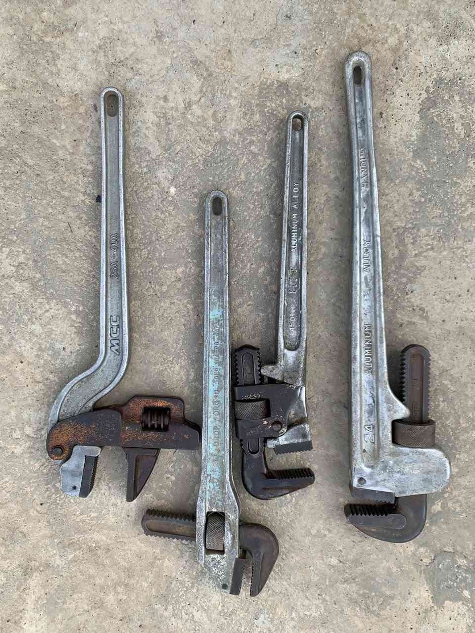 للبيع مفاتيح بايب مستعملة بحالة جيدة 
للتواصل واتساب ***********
