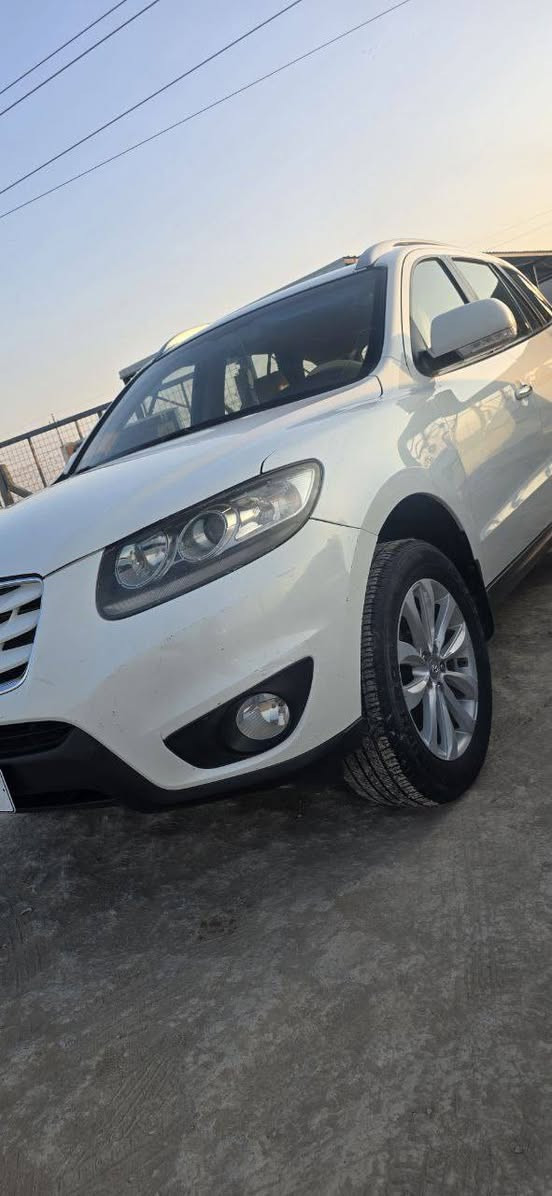 السلام عليكم 
هونداي سنتافي ٢٠١٠ خليجي رقم بغداد انكليزي بأسمي محرك ٢٤٠٠ مكفوله بيه سونار بالمنشور ٧راكب ٣قطع تبريد اشاير بالمري محرك وكير وحداديه كفاله وتبريد ثلج 
مكاني الديوانيه قضاء عفك 
السعر ١٤٥وبيه مجال بسيط 
رقمي ***********
        ***********
