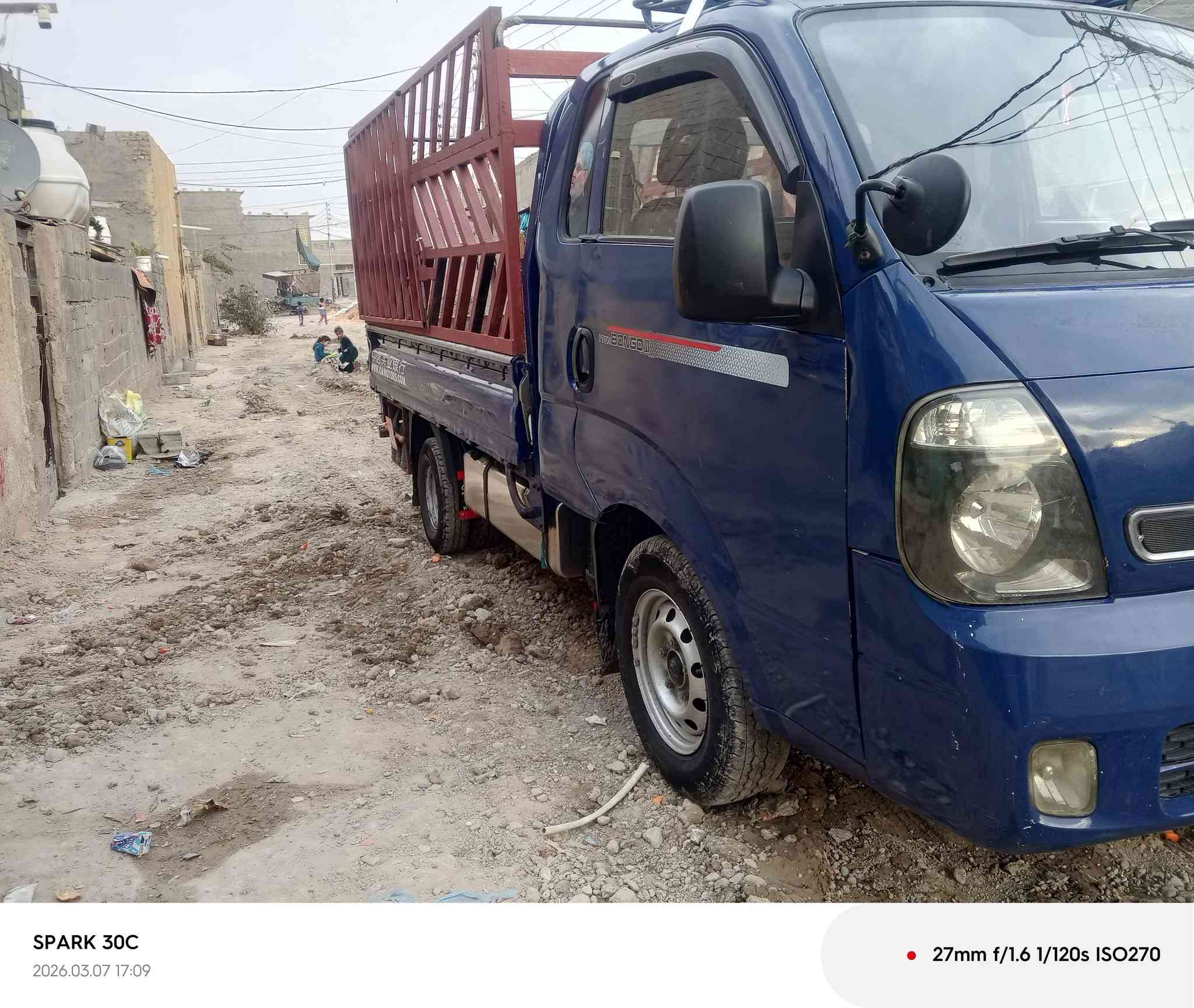 السلام عليكم كيا حمل مسكر للبيع موديل 2007 سياره مكينه كير اكسل مكفوله تخم تأير جديد صدر جديد سياره محوره بم ونوزل مكينه 3000 سياره جاهزه للشارع سنويه 30 عنواني بحي نصر *********** سعر 90وبيها مجال
