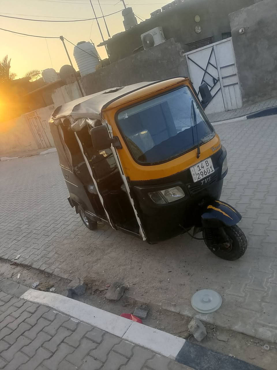 تكتك. موديل 20 رقم وسنوية بكان بصرة حيانية سعر 4 ونص وبيهة مجال لشراي *********** هذام رقمي
