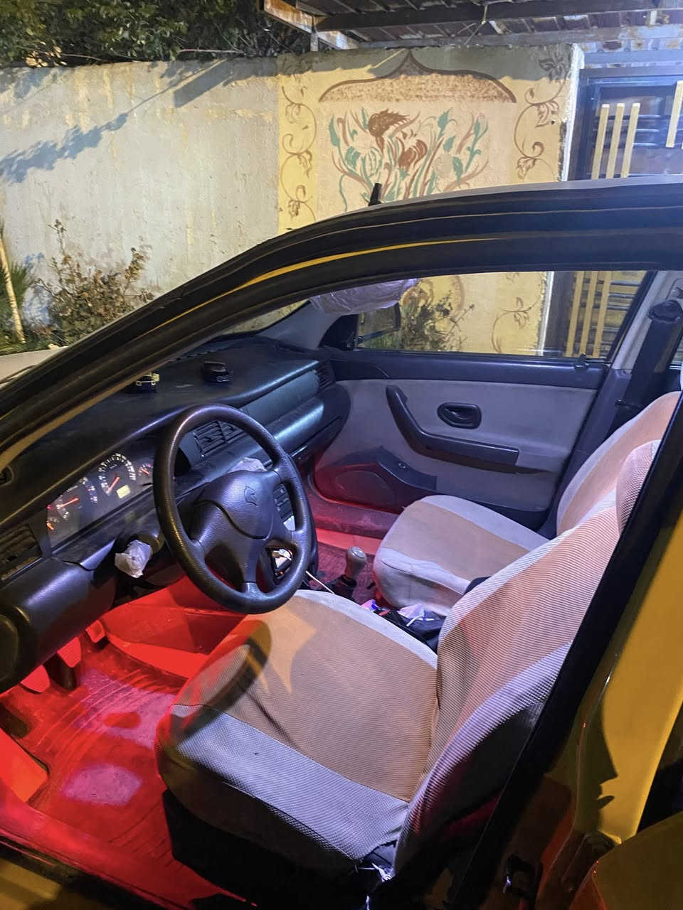 سمند مديل 2010
رقم بصرة سنوية تنتهي ل 28 ماشيه بس 92 الف مامشتغله تكسي جاهزة مكينة كير حداديه كهرباء 
ب30
***********
