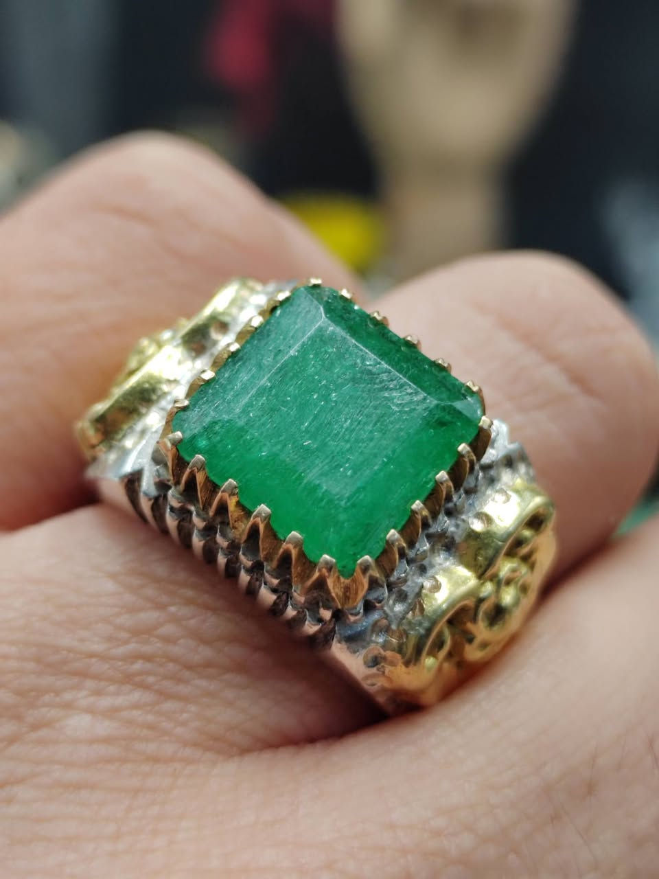 السلام عليكم لعيونكم زمرد ماخذها كولمبيه ابيعها زمرد طبيعي فقط صياغه جوكي ذهب


**إذا كنت صاحب هذا الإعلان وتريد حذفه لأي سبب، رجاءا أرسل رسالة إلى الدعم الفني**