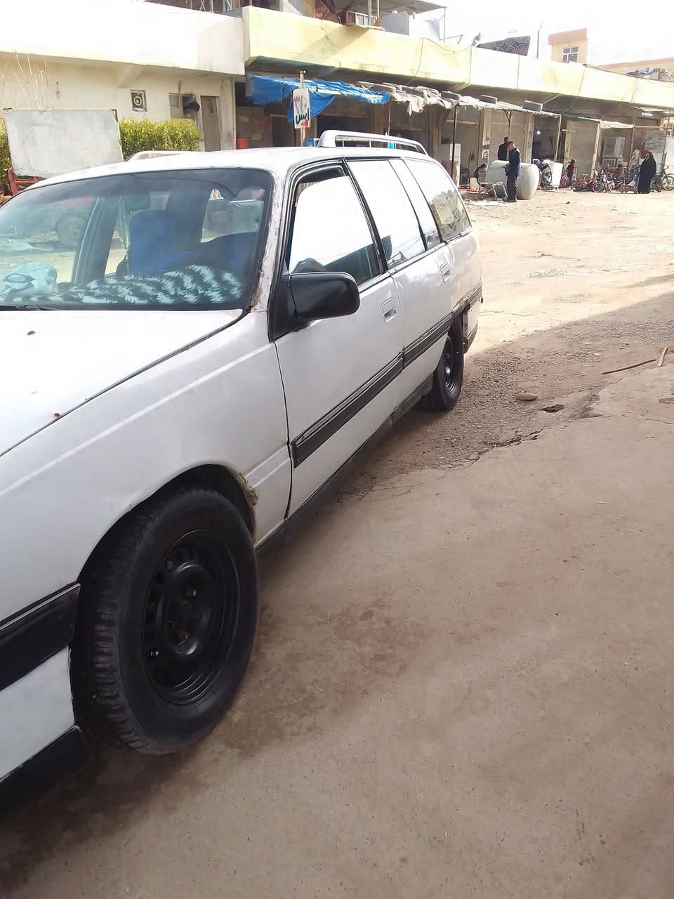 سياره اوميكه استيشن حجم 20 كير مكينه ابشرط بدون عيب سنويا معا صاحبة الشرعي ما عرف وينو ابيع بدون مشكله مدني ***********
