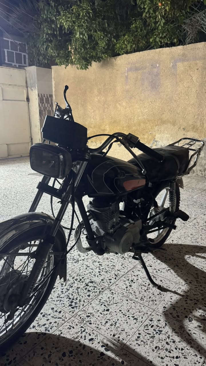 السلام عليكم للبيع دراجة نامه نضيفةة تخبل محرك مكفول كهرباء شغالة كاملة سعر 350 وبيها مجال رقم  ***********
