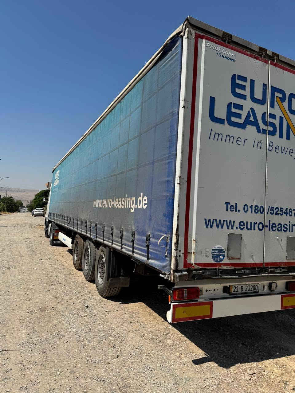 فولفو موديل ٢٠١٥ محرك ٥٠٠  دبل منامية كير اوتماتيك نظيفة جدا داخل وخارج بدون ضرر أو صبغ جاهزة للشغل
عريانة كرون جديدة تخم تاير جديد جادر جدآ نظيف راس وعرباته رقم واحد سليمانية بأسمي تحويل ثاني يوم ومكان السيارة بالسليمانية للجادين فقط بلا زحمة السعر ٥ دفاتر قفل رجاءً 
***********
***********
فولفو موديل ٢٠١٥ محرك ٥٠٠  دبل منامية كير اوتماتيك نظيفة جدا داخل وخارج بدون ضرر أو صبغ جاهزة للشغل
