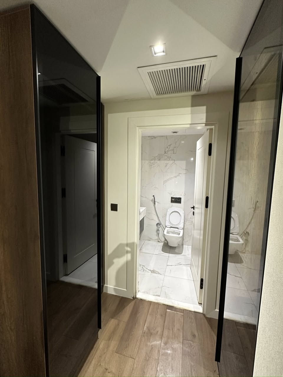 Boulevard two bedroom for rent 750$ 
WhatsApp *********** 

Bulvar üzerinde iki yatak odalı daire kiralık 750$
WhatsApp ***********

شقة غرفتين نوم للإيجار في شارع بوليفارد، 750 دولارًا أمريكيًا
للتواصل عبر واتساب: ***********

بۆلیڤار دوو ژووری نوستن بۆ کرێ 750$ 
واتسئەپ ***********
