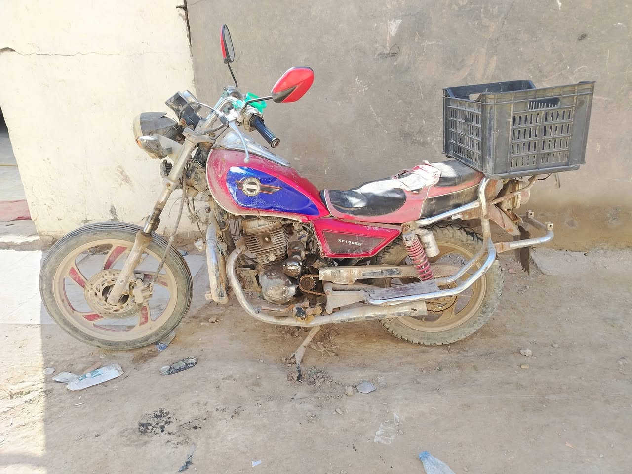 السلام عليكم من رخصت الادمن دراجه جونده كلك للبيع موديل 18 سعرهه ٢٥٠ وبيهه مجال قليل عوزهه ترتيبات ***********
