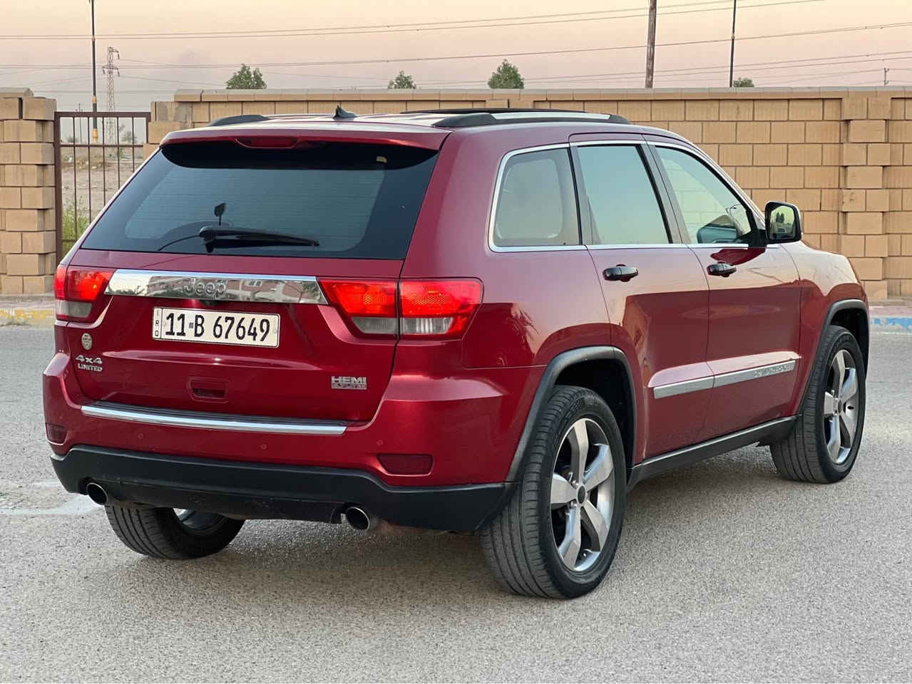 2011 Rt 5700 
السعر.   138 وبي مجال 
فول بنوراما كشنات جلد كهرباء 
داخل بيجي جدا نظيف  شاشه كبيره كامره 
السياره كلين داخله بيه جاملغ كلير من امريكا وبالعراق شبر بالجاملغ الثاني ايرباكات سليمه  سونار موجود جديد 
محرك كير حداديه تبريد كله جاهز 
رقم جديد باسمي تحويل مباشر 
مكاني بابل حله مركز المدينه   
*********** حلة, بابل
