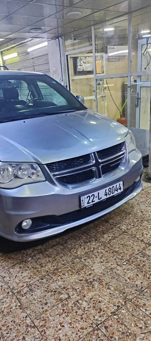 دوج كراند كرفان للبيع موديل ١٧ فئة sxt
نظام تشغيل عن بعد أبواب وصندوق كهرباء كشتات جلد كشن السائق كهربائي تبريد ٣ قطع جام ٦ كهرباء الضرر باب الجنطة وجاملغ خلفي أيسر السعر 16000  الف دولار  الاتصال  ***********
