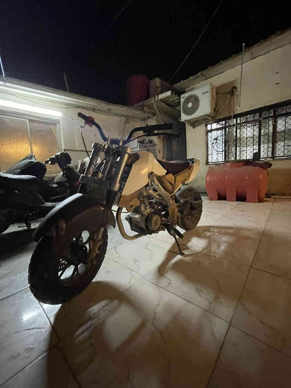 دراجه فرخ البطح او منكار شغاله مكينه ايراني اربعه كير دراجه حلوه ومشيهه حلو مكينه ناعمه يرادله غسله فقط بريك مابيهه سعرهه ٢٢٥ وبيهه مجال للشراي مكاني بصره ابو صخير رقمي ***********
